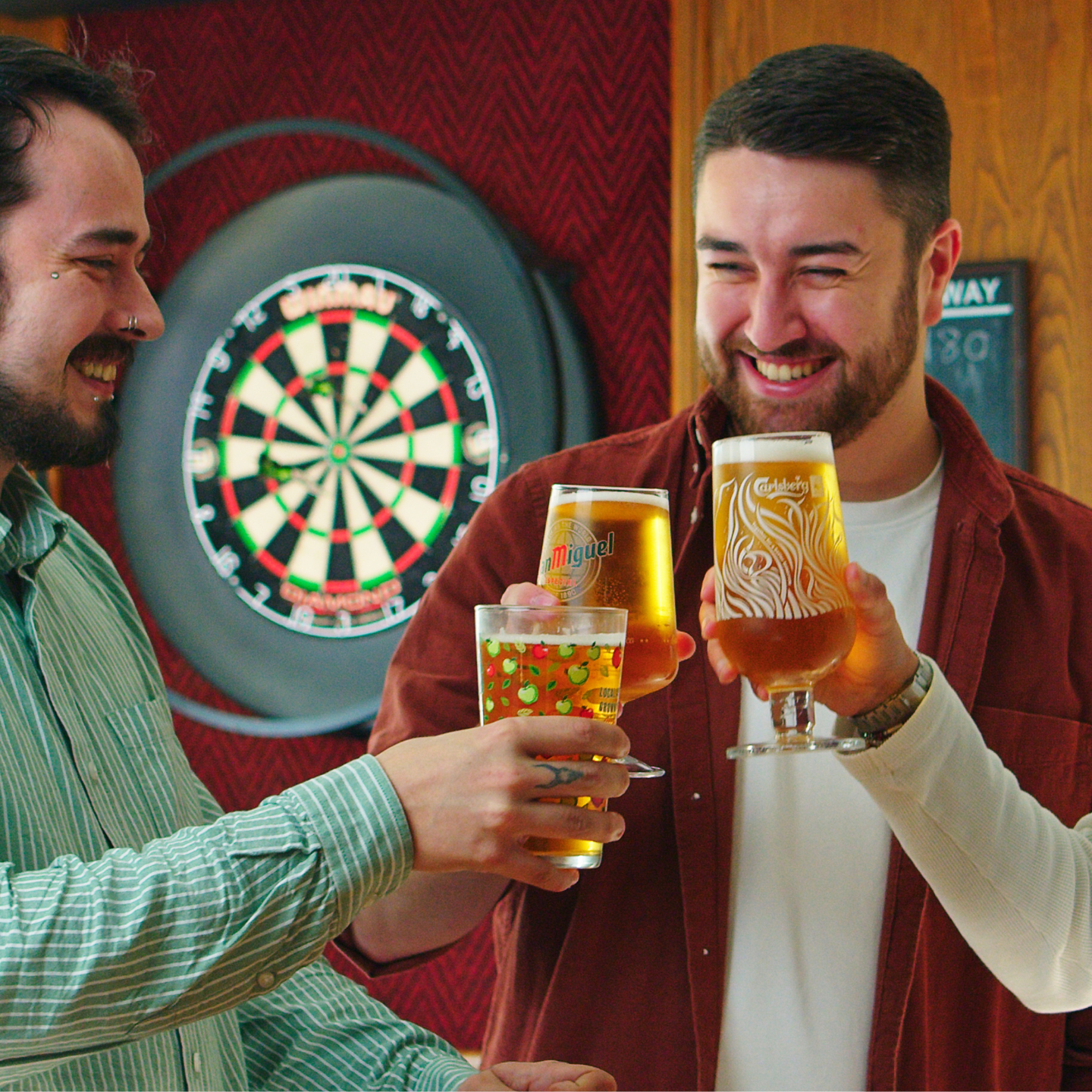 Raise a glass This Father's Day at The Builders Arms in Swansea!